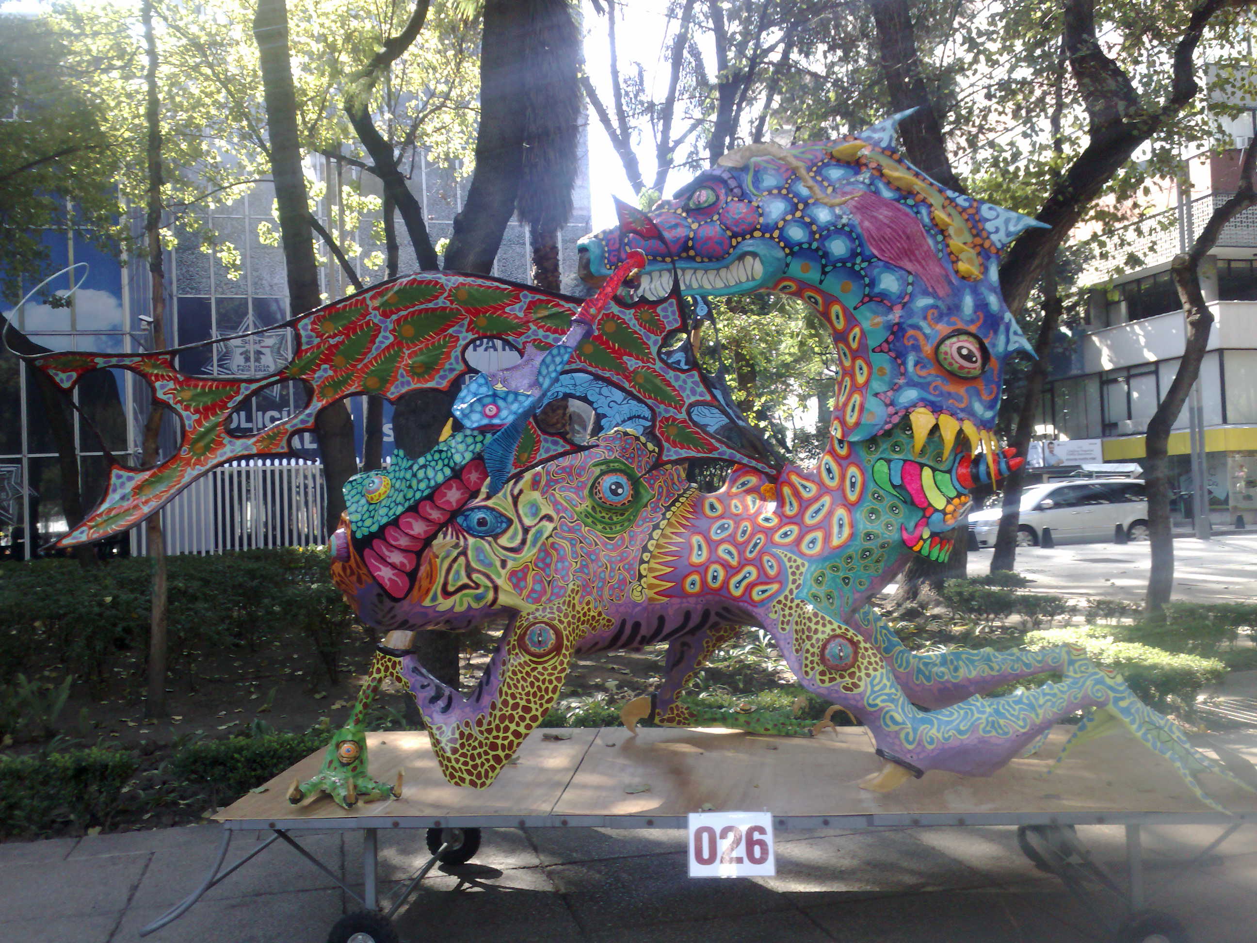 Macro-alebrijes in Reforma (2010-10-24) Macro-alebrijes in Reforma (2010-10-24)