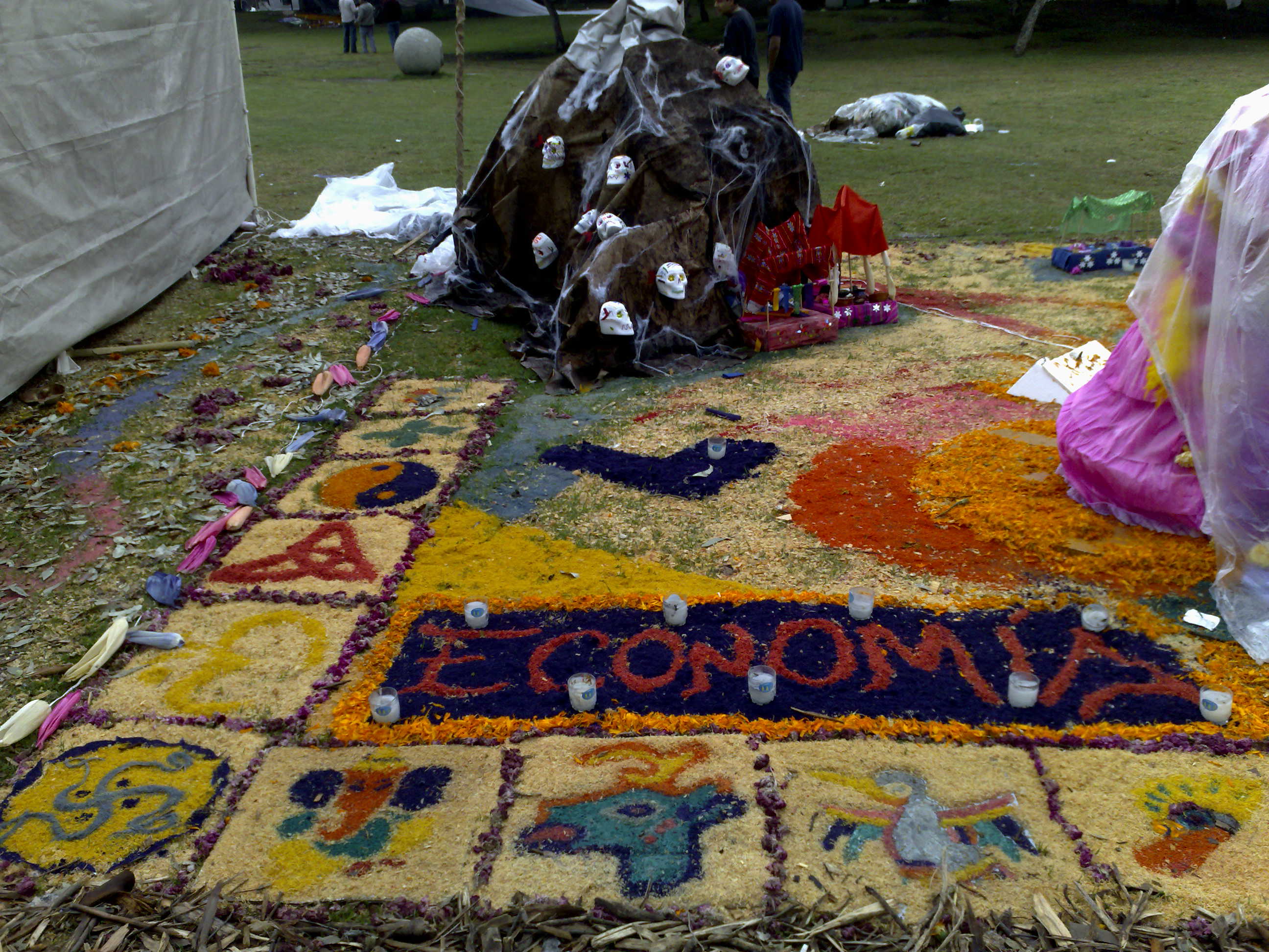 Altars in Megaofrenda UNAM 2009 Altars in Megaofrenda UNAM 2009